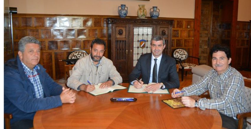 Álvaro Gutiérrez foto archivo con responsables de AGESMA