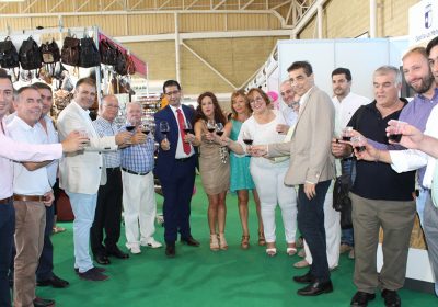 Villanueva de la Fuente ya acoge la décimo quinta edición de la feria MENCATUR