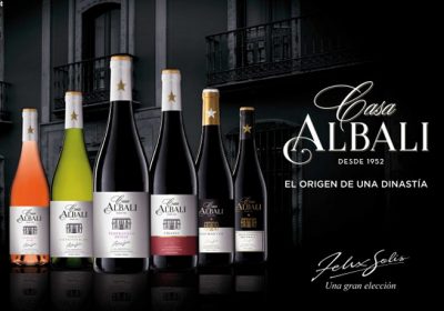 Un conocido vino de Valdepeñas renueva su imagen