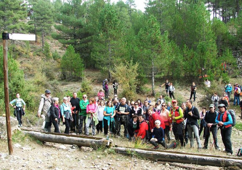 FotoGrupoSenderismoCarrascosaSierra