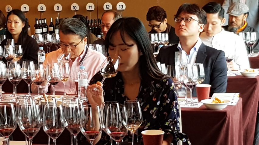 Una-importadora-surcoreana-en-el-seminario-celebrado-en-Seúl