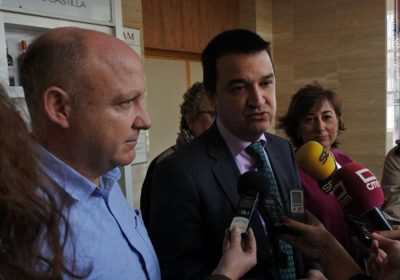 El consejero confirma que va a cerrarse bodega de la región