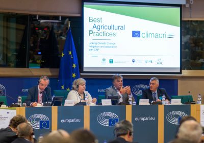 Presentan en Parlamento Europeo diez buenas prácticas agrícolas ante cambio climático