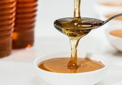 Estudia denunciar a industria por comercialización “fraudulenta” de miel mezclada con jarabe