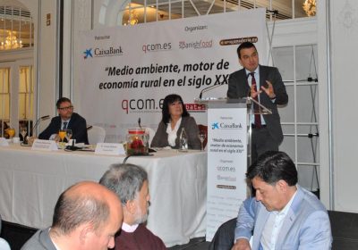 Pide esfuerzo colectivo para no abandonar a habitantes de los pueblos