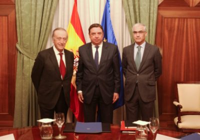 Presentan al Ministro su plan contra el cambio climático en viñedo