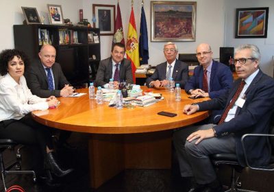 Martinez Arroyo, con los académicos de la gastronomía