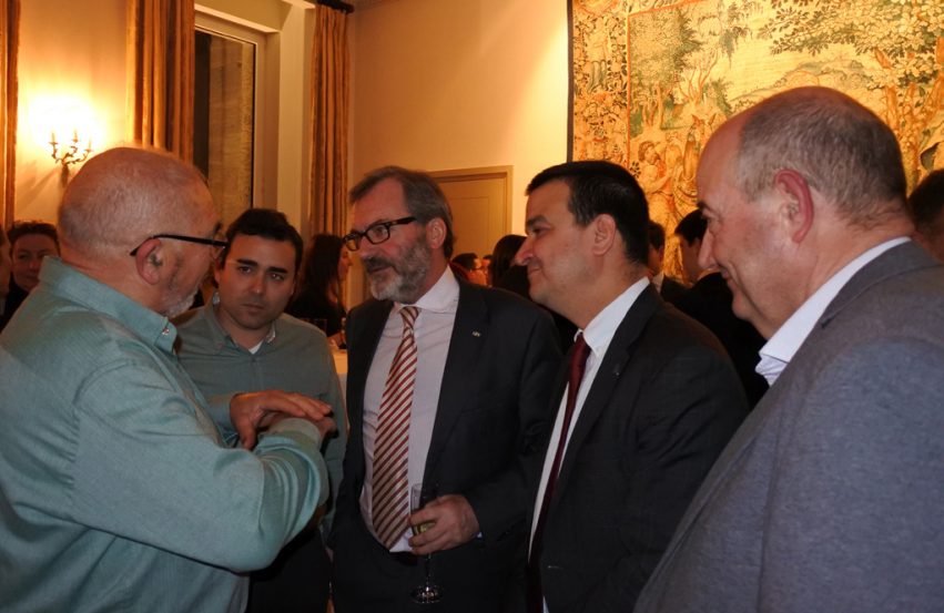 RECEPCION EMBAJADOR MEDIOS