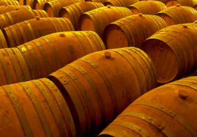 Una bodega artesanal se instalará en una localidad conquense barricas
