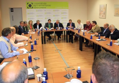 Núñez (PP): “Las cooperativas agroalimentarias son capital irrenunciable en economía regional”