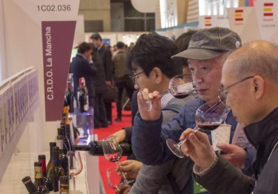 El sushi, moda en España… y el vino manchego, en Japón