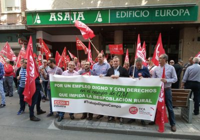 Reclaman ante sede ASAJA Ciudad Real que trabajadores campo cobren SMI