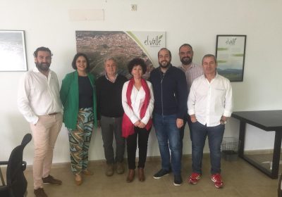 Candidatos socialistas visitan quesería ‘El Valle’
