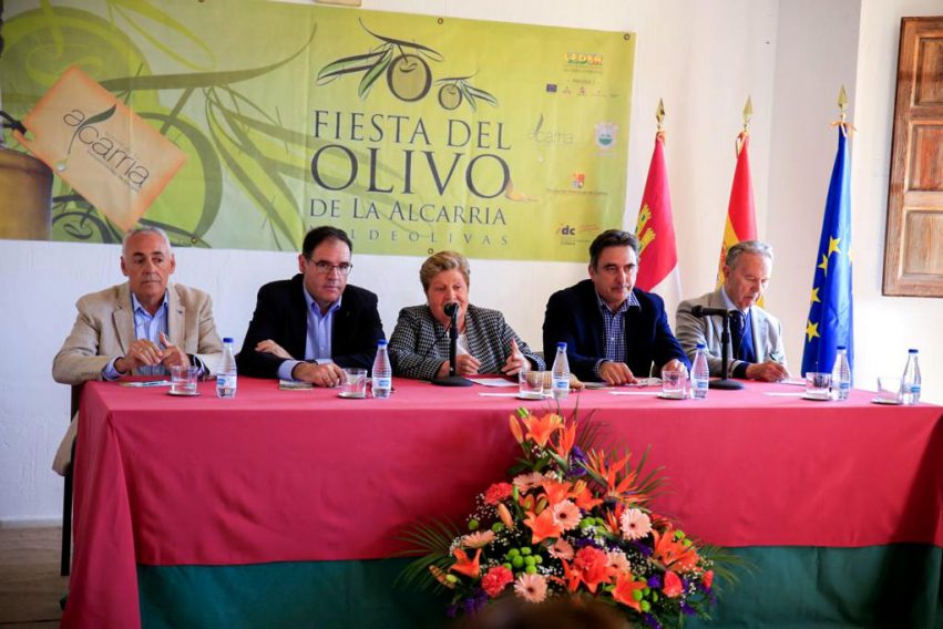MesaActoExaltacionOlivo2019