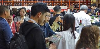 Tres bodegas de Castilla-La Mancha participan en feria Topwine, en Pekín