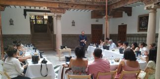 Veinte profesionales se forman en cata y protocolo vino, en Infantes