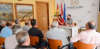 Dos ayuntamientos, agricultores y ASAJA se reúnen por obras Camino Cirujano