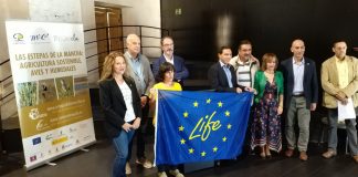 Exposición sobre agricultura sostenible y cuidado aves en peligro de extinción