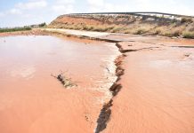 Vídeo. Rescate Acuático de Superficie actúa en una granja junto al río Bullaque, donde un ganadero ha quedado atrapado junto a su ganado inundaciones