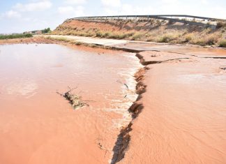 Vídeo. Rescate Acuático de Superficie actúa en una granja junto al río Bullaque, donde un ganadero ha quedado atrapado junto a su ganado inundaciones