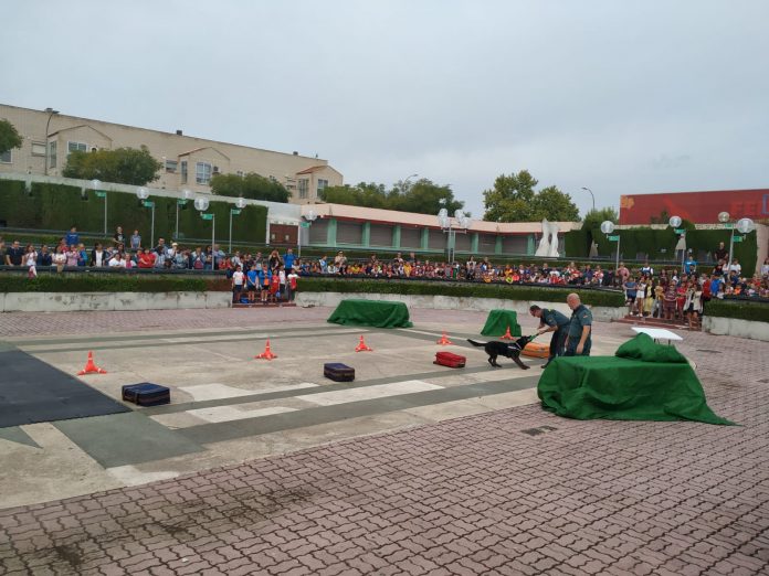 visita escolares, unidad canina Guardia Civil