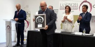 Grupo de Enología de la UCLM, premiado por DO La Mancha