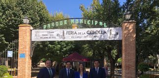 CaixaBank, patrocinador principal de la Feria de la Cebolla del Campo de Calatrava