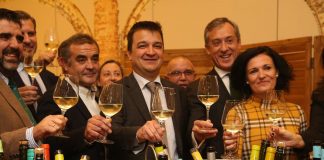 Martínez Arroyo destaca la apuesta de Bodegas Altovela por la calidad