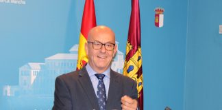 Pide que aproveche viaje a Bruselas para defender sector del olivar