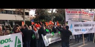 Agricultores se concentran contra recortes dotaciones de riego