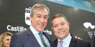 El presidente de Eurocaja Rural visita Fitur en su 40 aniversario