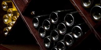 Un Juzgado de Madrid solicita a cuatro bodegas de la DO Valdepeñas información sobre existencias, salidas y entradas de vino o parque de barricas botellas