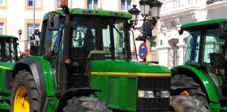 Bajan las matriculaciones de maquinaria agrícola en agosto tractor
