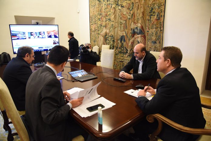 49704111637_7014a49db3_k