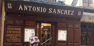 La D.O. Valdepeñas premia la trayectoria de la Taberna Antonio Sánchez