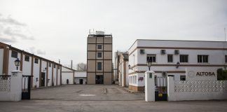 Altosa pone plantas de destilación de vino a disposición de autoridades