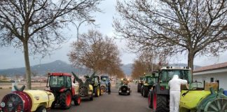 Agricultores colaboran con Ayuntamiento de Villarrubia en labores desinfección