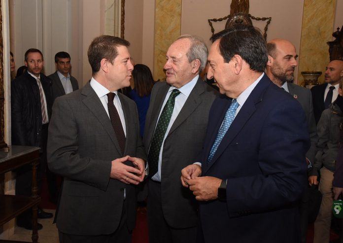 garcia page con barato y otro