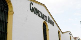 Otra empresa alcoholera se ofrece para fabricar gel hidroalcohólico