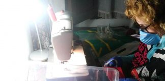 AMFAR Viso del Marqués se une a la solidaridad cosiendo mascarillas