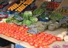 ¿Usan las grandes superficies el vino, aceite o melón como productos reclamo? mercadillo