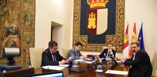 Invita a Colegio Oficial Veterinarios Castilla-La Mancha a participar en desescalada