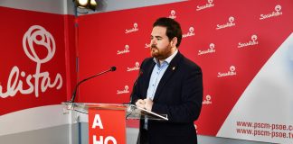 PSOE pide a Merino que deje de utilizar agricultores para hacer política
