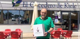 Bodegas Cautela reparte vino a los establecimientos hosteleros de Socuéllamos