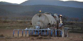 El sector ganadero pide prorrogar dos años las plantas de purines ante inminentes cierres purines