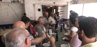 Entrañable homenaje de agricultores, ganaderos y ASAJA Ciudad Real al director de la Oficina Comarcal Agraria de Villanueva de los Infantes