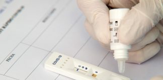 Nuevos casos de COVID-19 en asentamiento de temporeros y almacén ajos