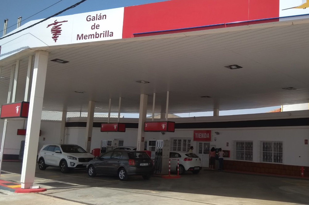 Galán de Membrilla-Bodegas Rezuelo abre una nueva Estación de Servicio -  AgroCLM