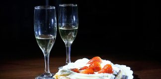 ¿Dónde se puede producir cava además de en Cataluña?