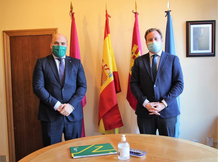 20201209 FOTO FIRMA OPERACIÓN EUROCAJA RURAL Y AYUNTANMIENTO ALBACETE